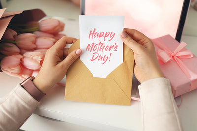 What Are the Most Meaningful Personalized Gifts for Mom?