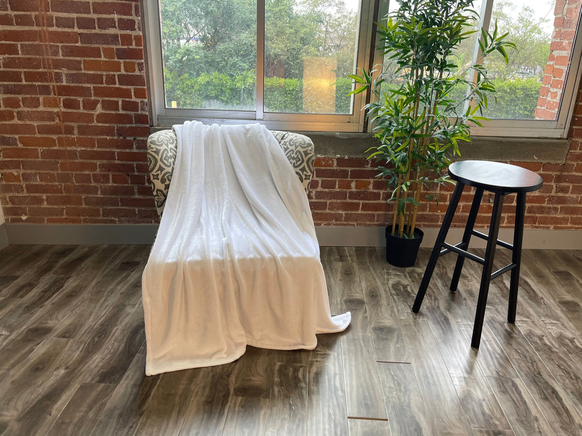 White Plush Fleece Blanket: Sublimation Minky Blanket - 3 Sizes