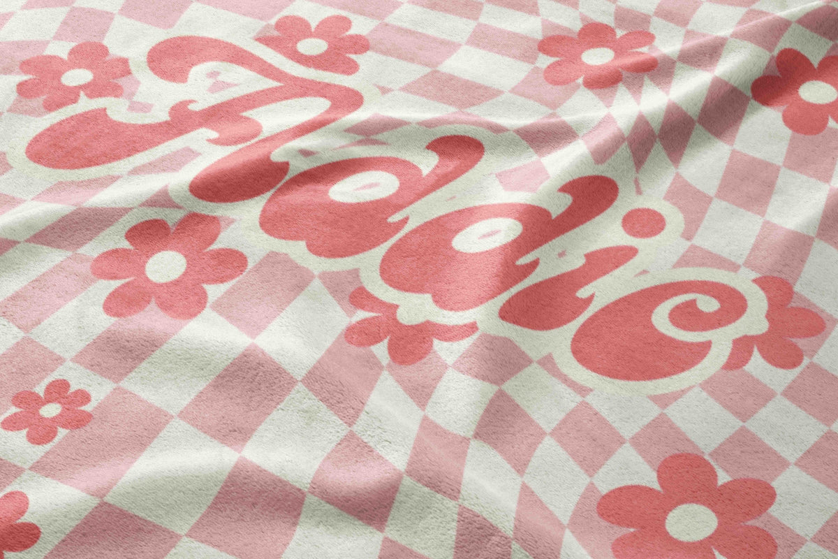 Personalized Daisy Checker Blanket: Vintage Style Custom Name Gift