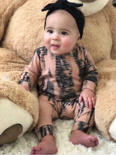 Mommy & Me Tie Dye Set,Tie Dye Jogger Set,Lounge set,Tie Dye Shirt,Tie Dye Pants,Matching Set, Crew neck,Sweatsuit,Pajamas sets - CustomCooper